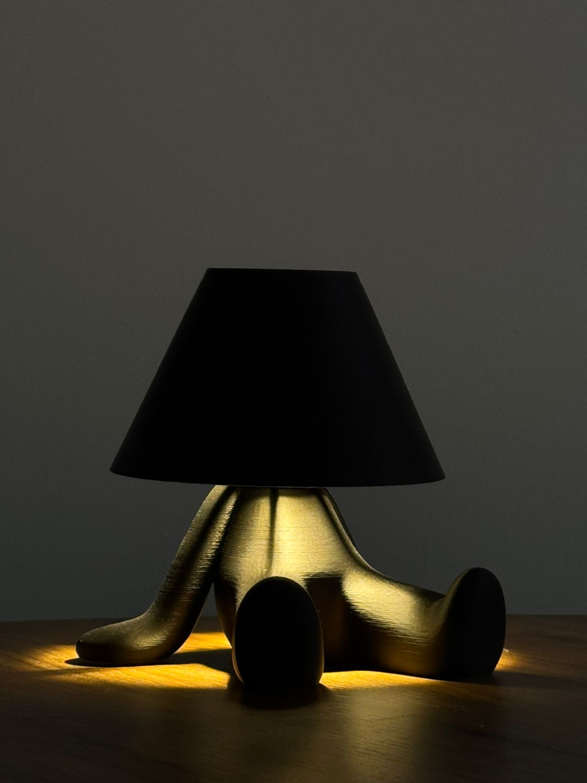 Lámpara Lazy, impresión 3D, luz cálida, material PLA.